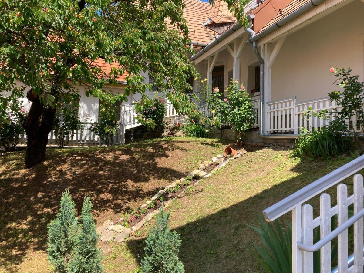 Bed and Breakfast Fogado A Ket Toelgyfahoz Sümeg Zewnętrze zdjęcie